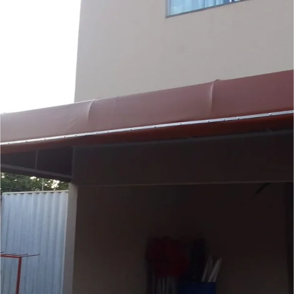 Descubra as cores de toldo fixo de lona que mais valorizam a fachada do seu imóvel